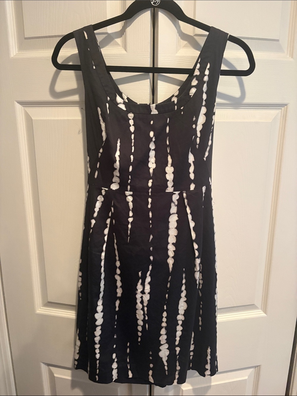 Ann Taylor Black and White Sleeveless Shift Dress